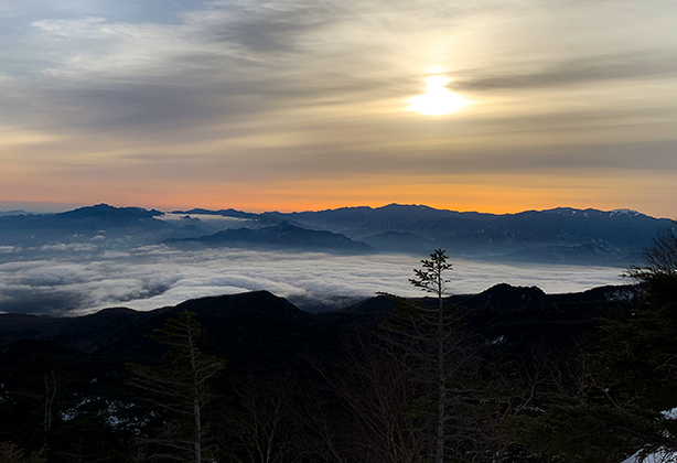 北八ヶ岳 黒百合ヒュッテ 天狗岳